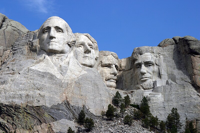 800px-Dean_Franklin_-_06.04.03_Mount_Rushmore_Monument_%28by-sa%29.jpg