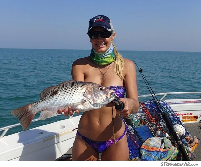 hot-girl-fishing-31.jpg