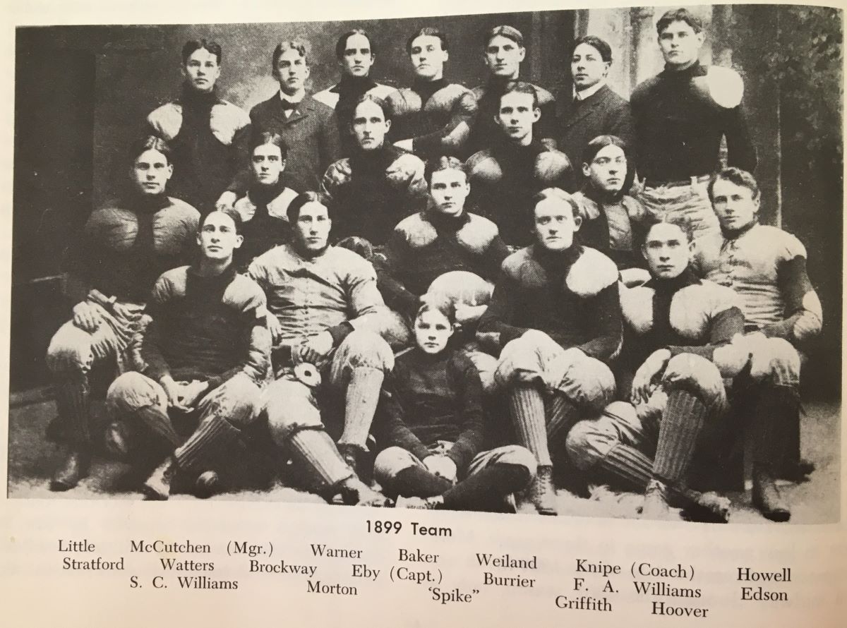 1899_football_team_photo.jpg
