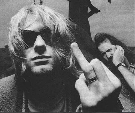 fd60feac7cd1c63bd0b3144ad08bfe36--kurt-cobain-nirvana.jpg