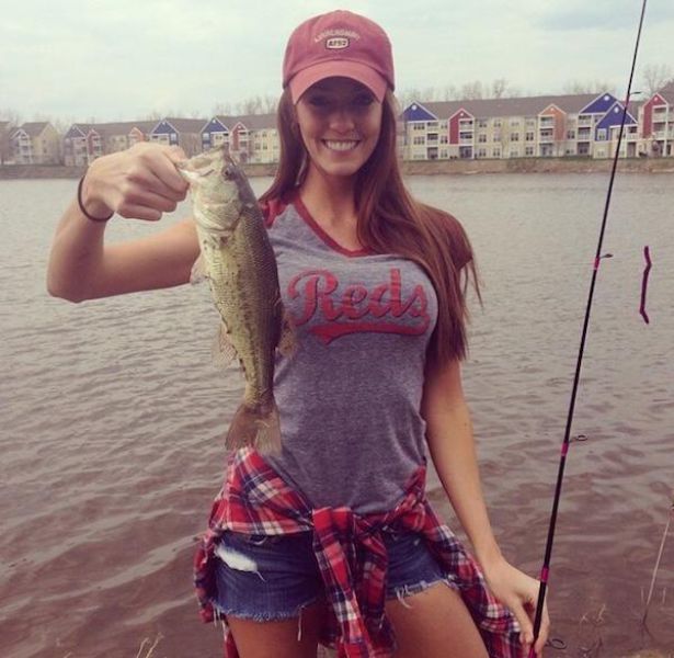 girls_good_fishing_06.jpg