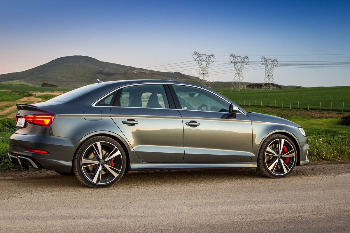 Audi-RS3-05.jpg