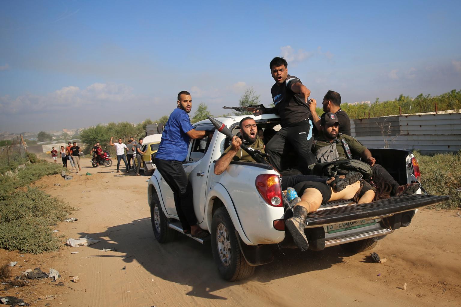 palestinian-militants-drive-back-gaza-79627807_4227b6.jpg