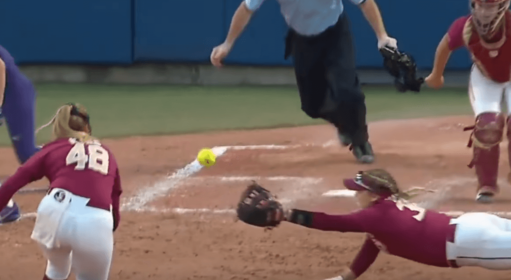 Jessie-Warren-catch-in-Game-1-of-the-2018-WCWS-1024x561.png