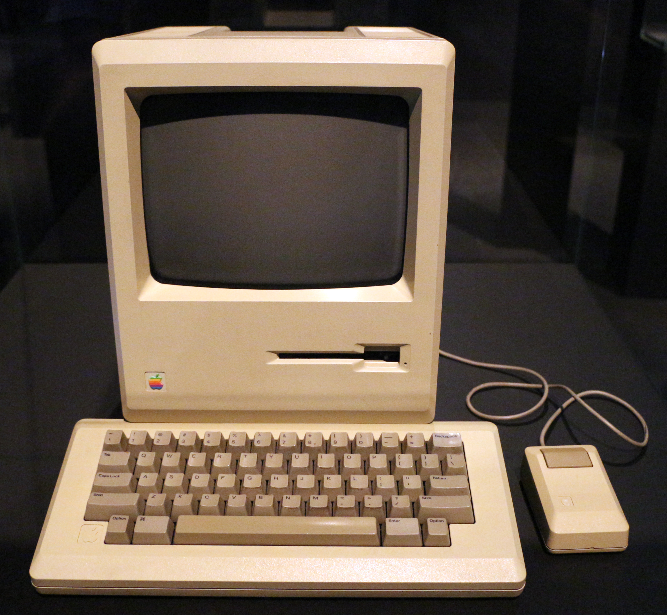 Computer_macintosh_128k%2C_1984_%28all_about_Apple_onlus%29.jpg