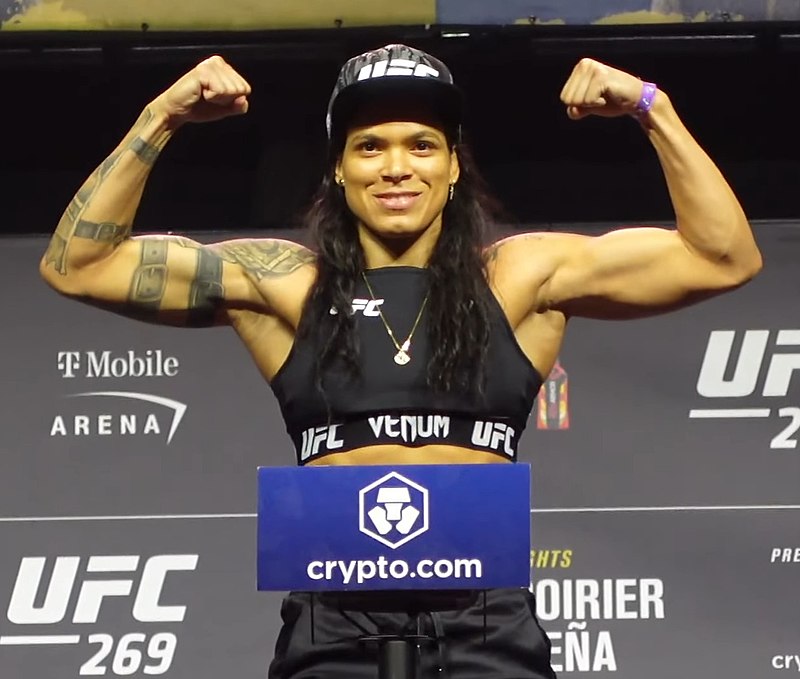 800px-Ceremonial_weigh_ins_-_Amanda_Nunes_vs_Julianna_Pe%C3%B1a_UFC_269_%28cropped%29.jpg