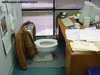 toilet_desk.jpg