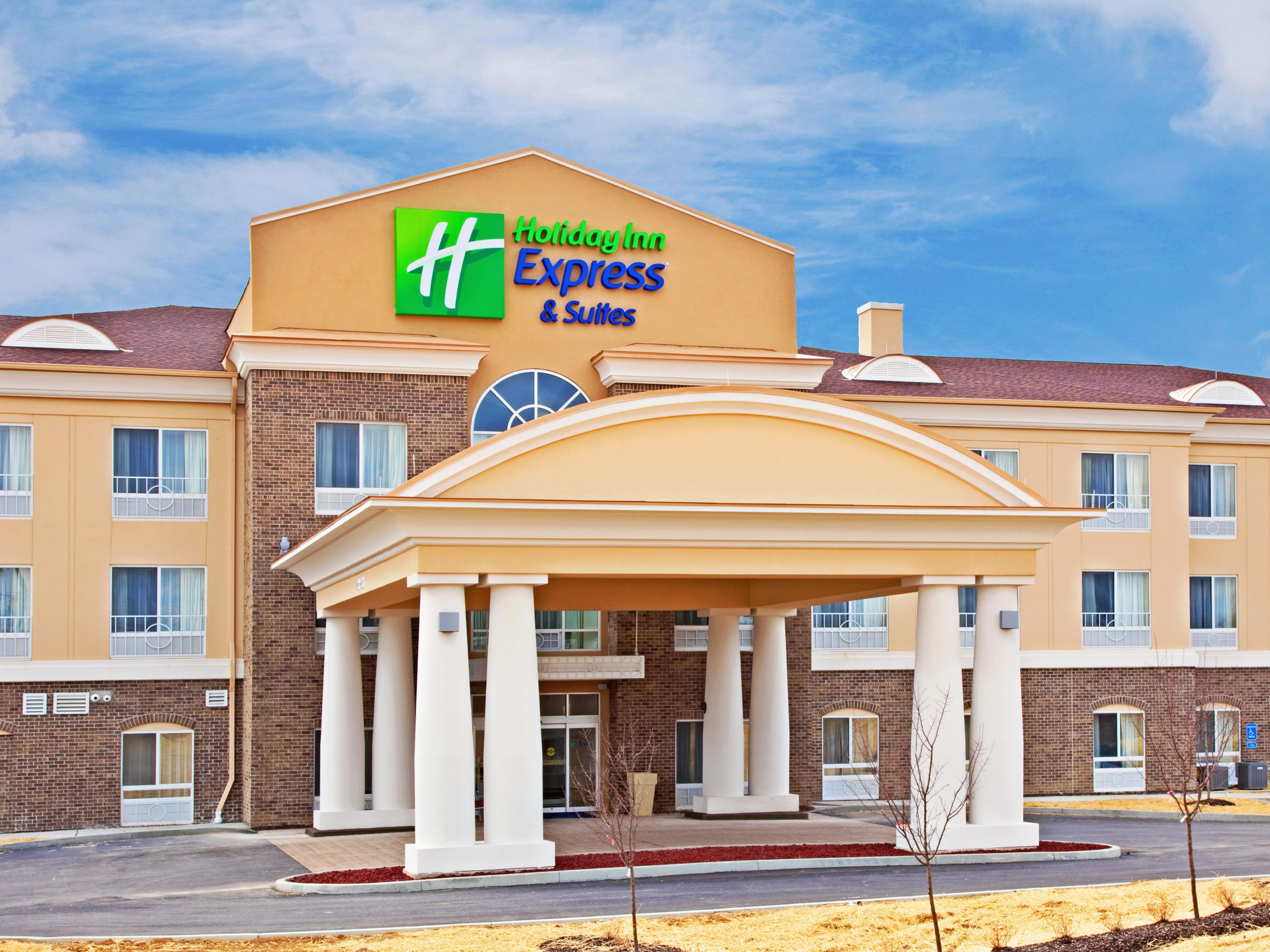 holiday-inn-express-and-suites-richwood-2532197662-4x3