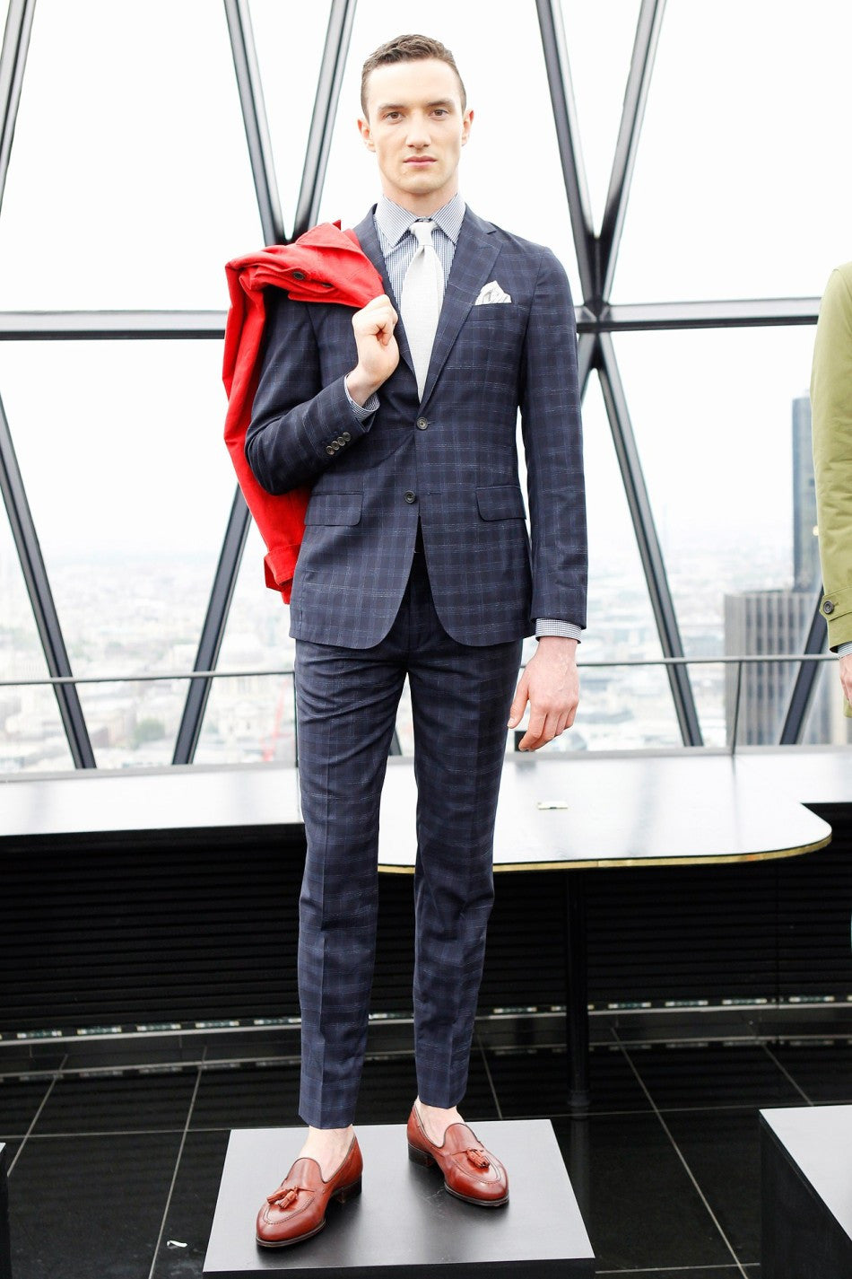 mod-shoes-tassel-loafers-with-a-suit.jpg