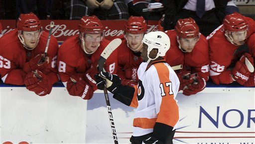 wayne-simmonds-flyers.jpg