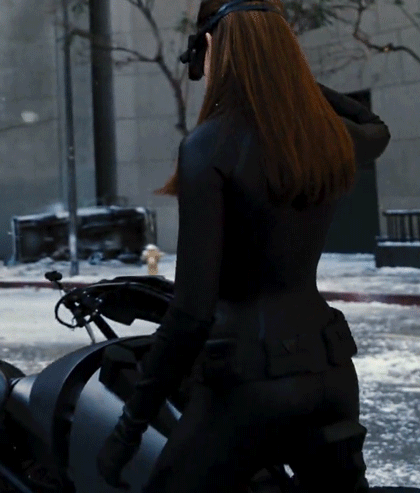 94592-anne-hathaway-catwoman-gif-slo-LSZs.gif