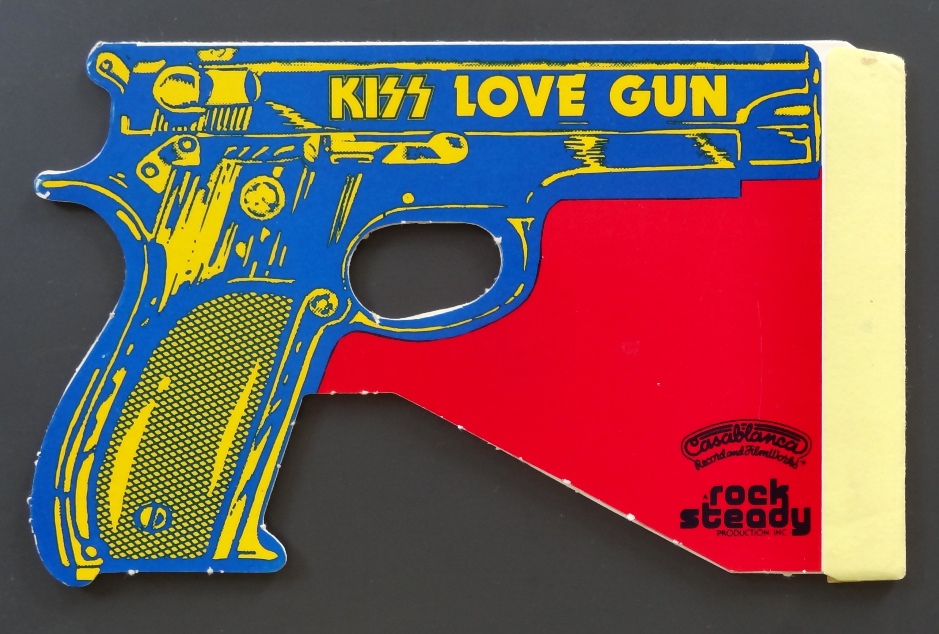 kiss-love-gun-toy-closed.jpg