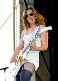 2a3404602a2fa37f587960ecb7cc5893--halestorm-band-quotes.jpg