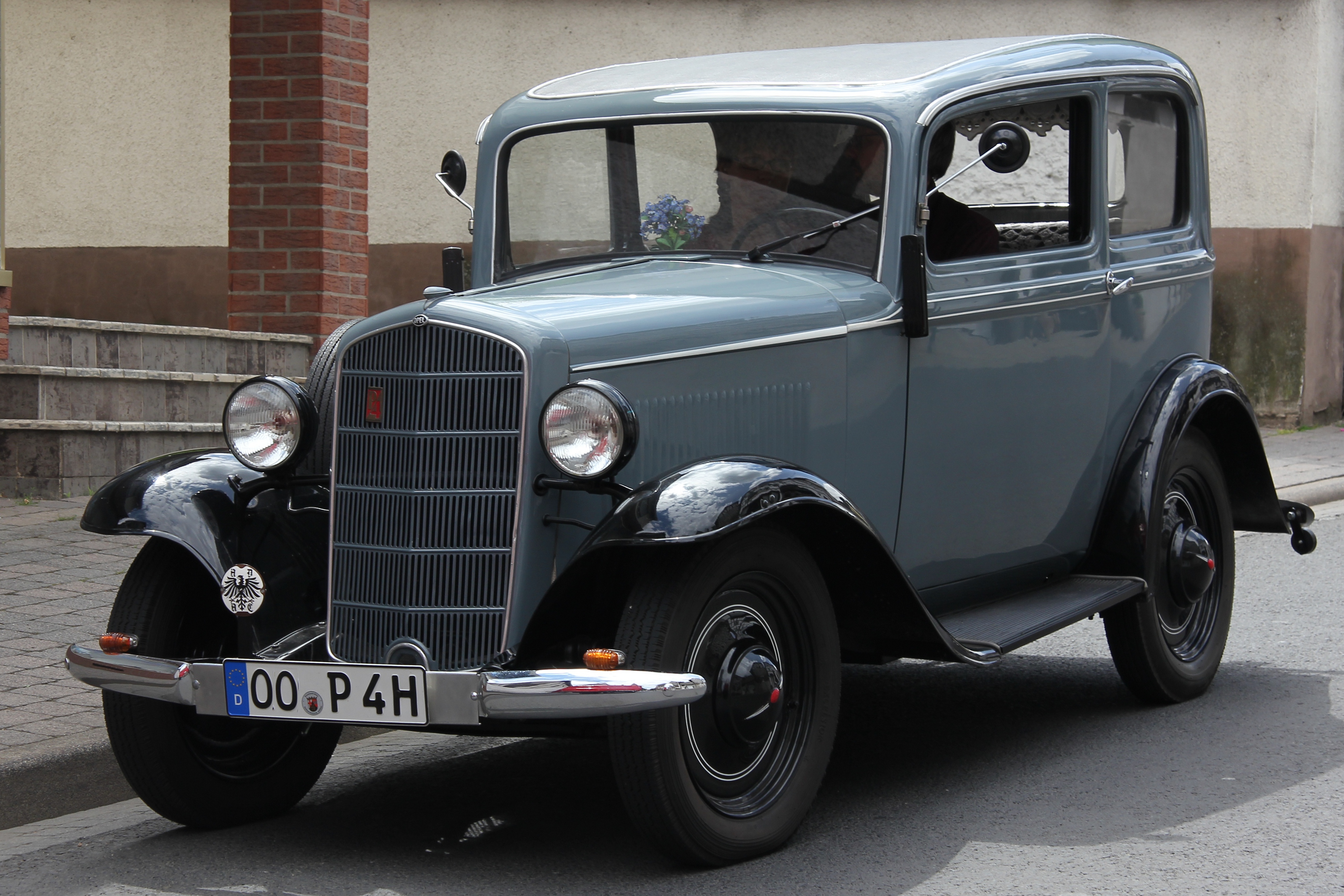 Opel_P4%2C_Baujahr_1936_%28Sp%29.JPG