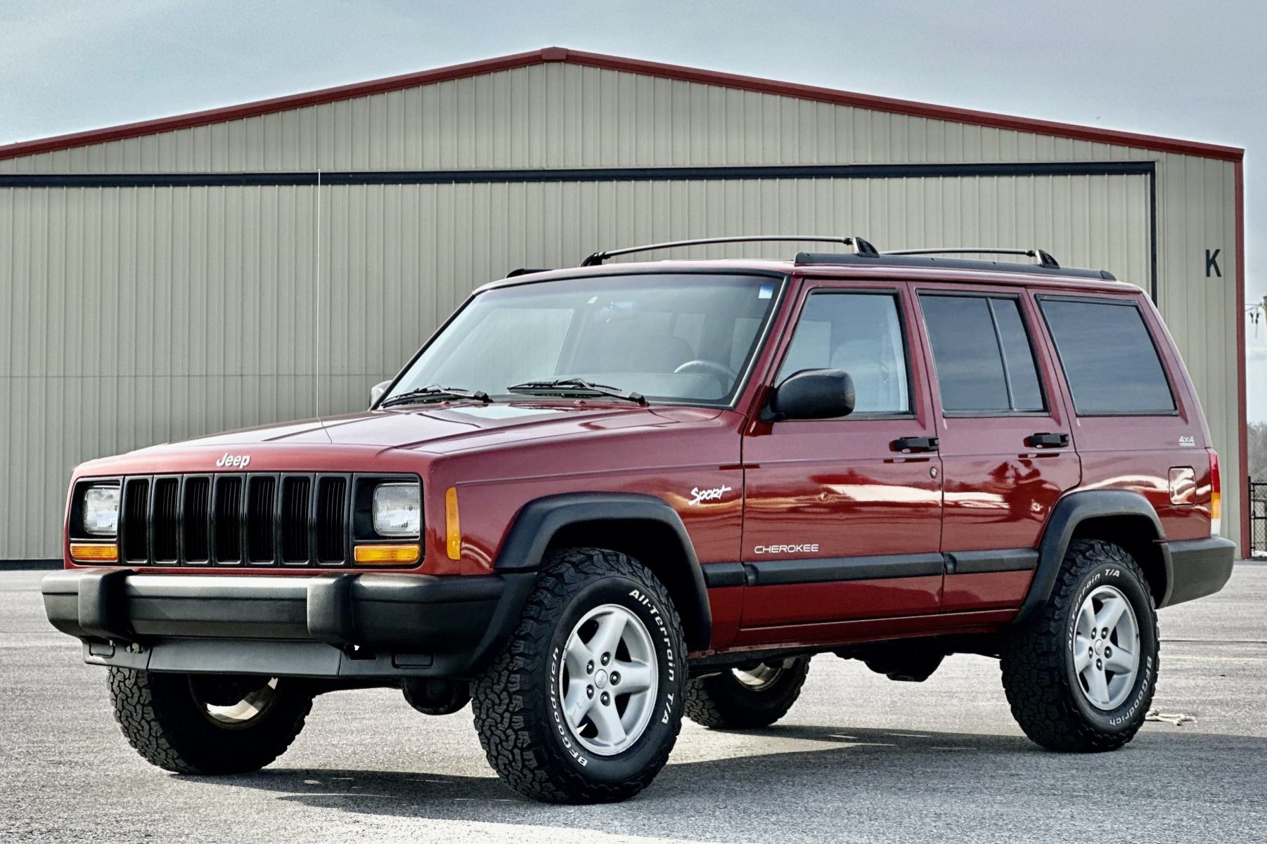 1998_jeep_cherokee-sport_fd779945-8295-48fe-bc2d-bdc63f781646-47194.jpeg