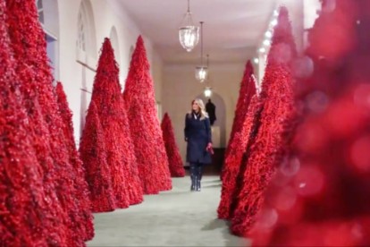 melania-trump-red-christmas-trees-1543261378-414x276.jpg