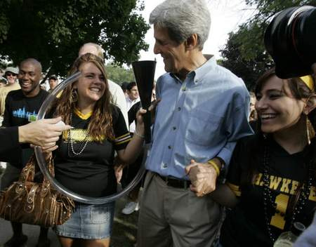 john-kerry-beer-bong1.jpg