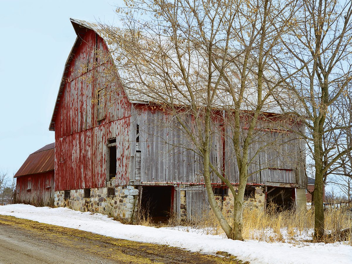 abandoned-barns-fieldstone-base-barn-st-thomas-ontario.jpg