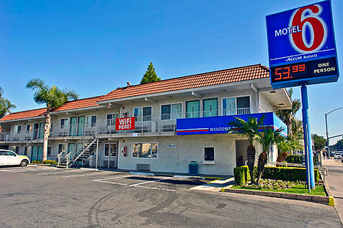 motel-6-los-angeles-long.jpg