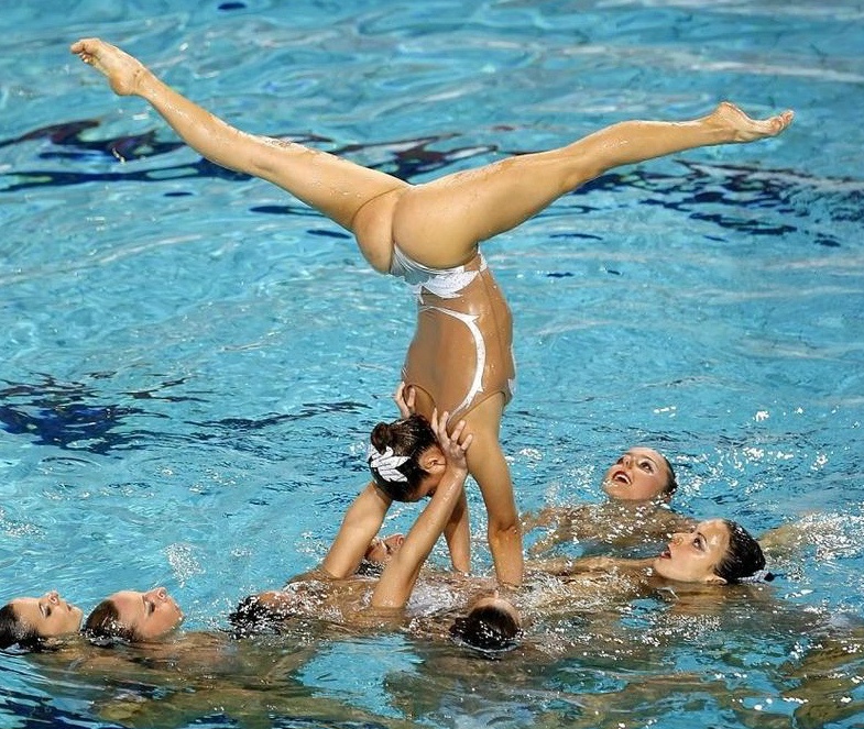 synchronized-swimmers-5.jpg