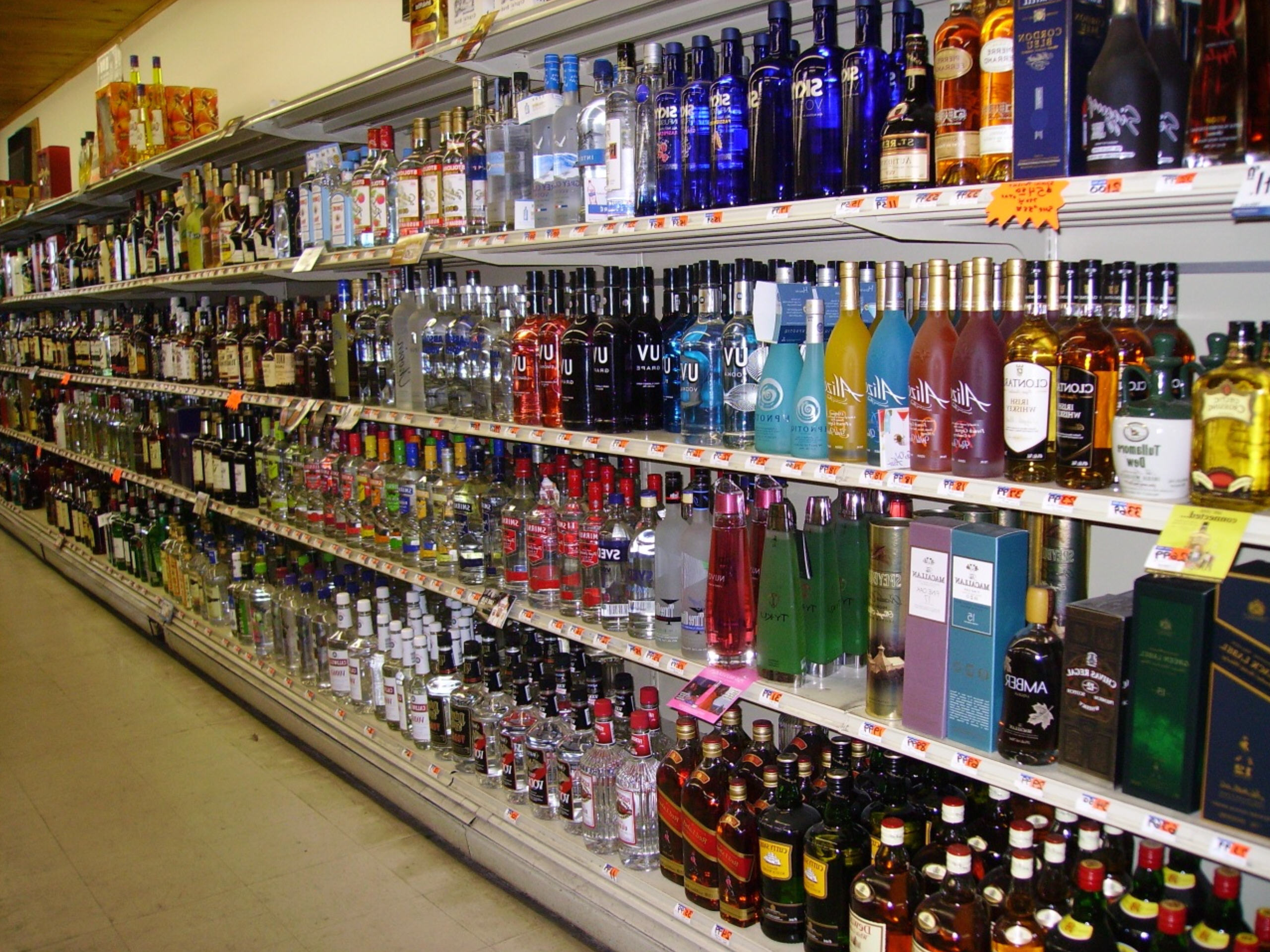 3_leahy_s_liquors_liquor_shelf_compressed_jpeg.jpg