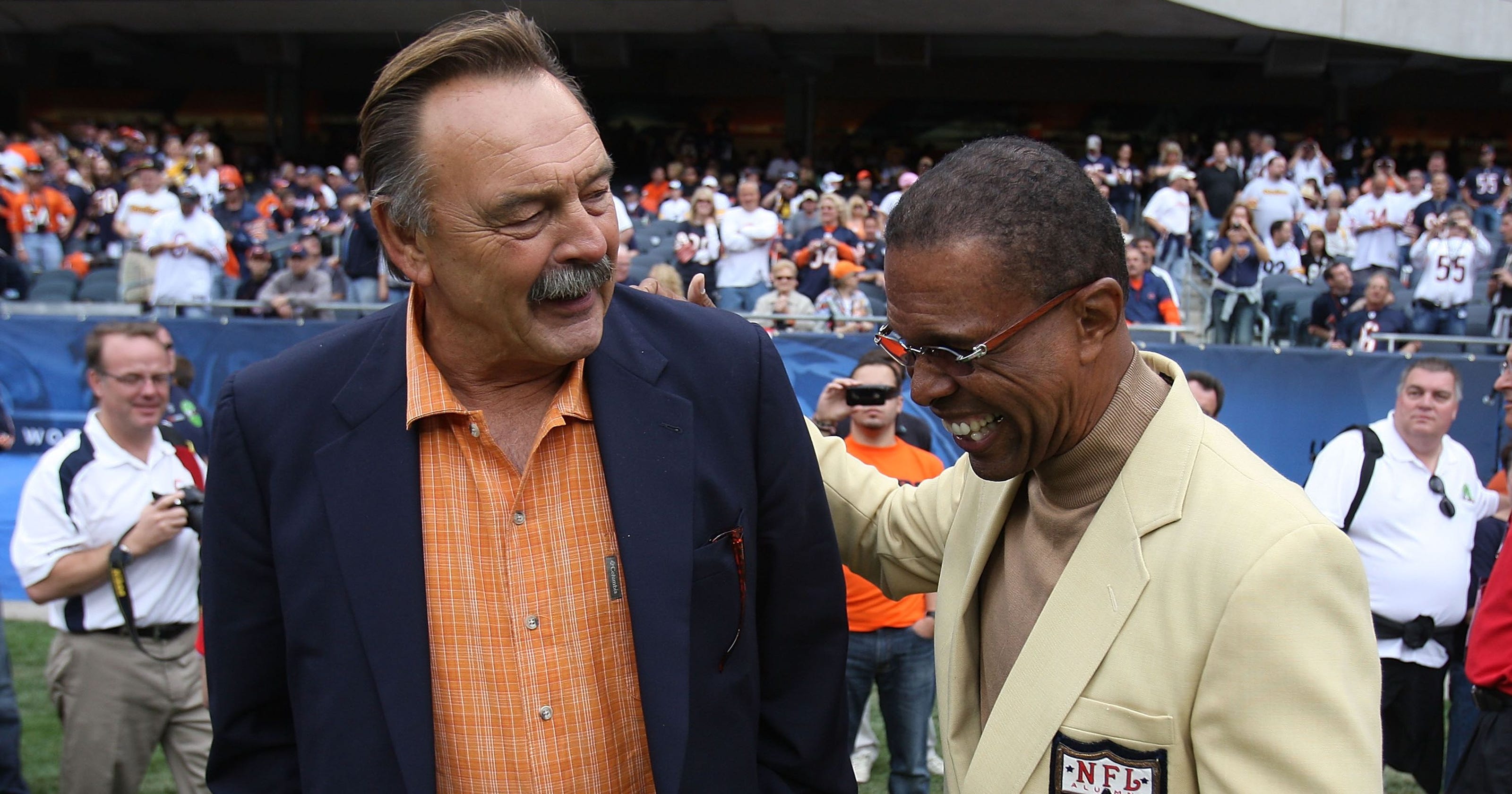 Dick-Butkus-and-Gale-Sayers.jpg