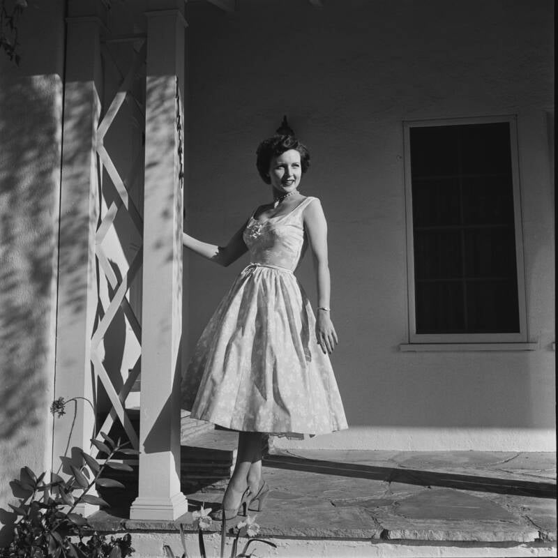 betty-white-young-porch.jpg