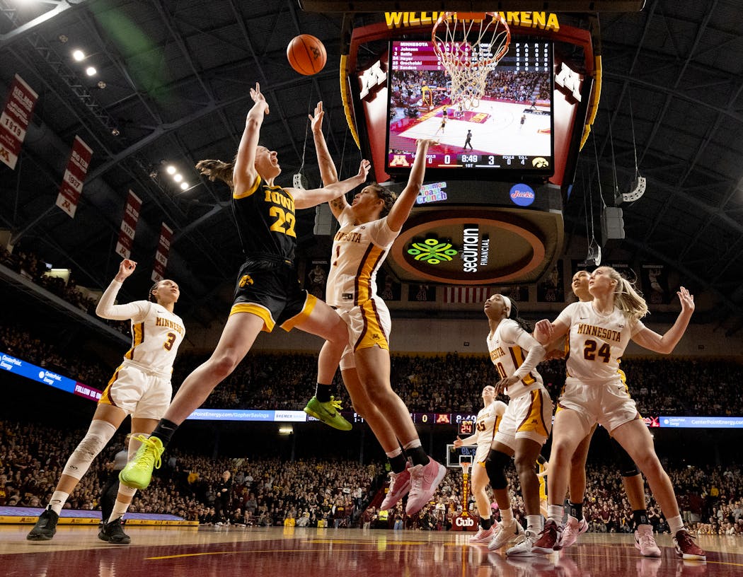 The draw of watching Caitlin Clark break Lynette Woodard's record was enough to sell out Williams Arena for just the second time in Gophers women's ba