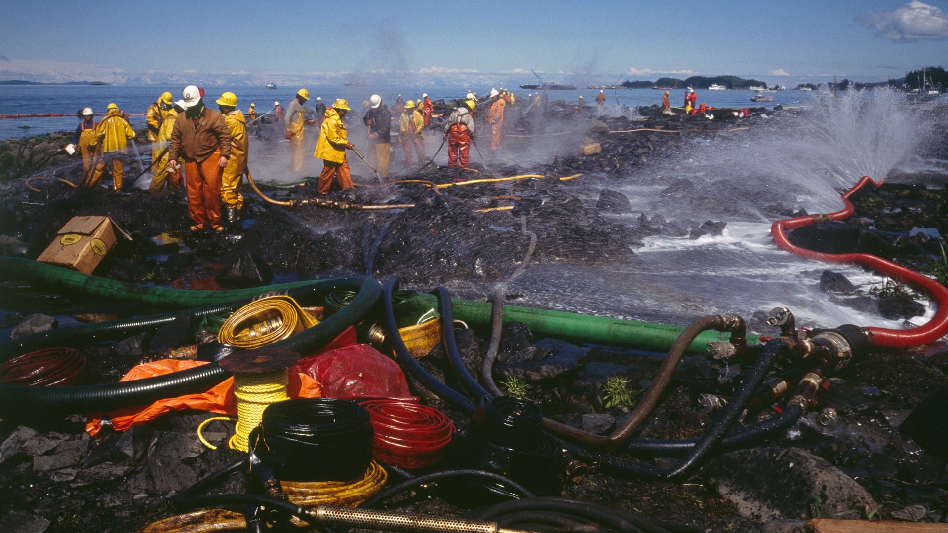 exxon-valdez-oil-spill-gettyimages-542342318.jpg