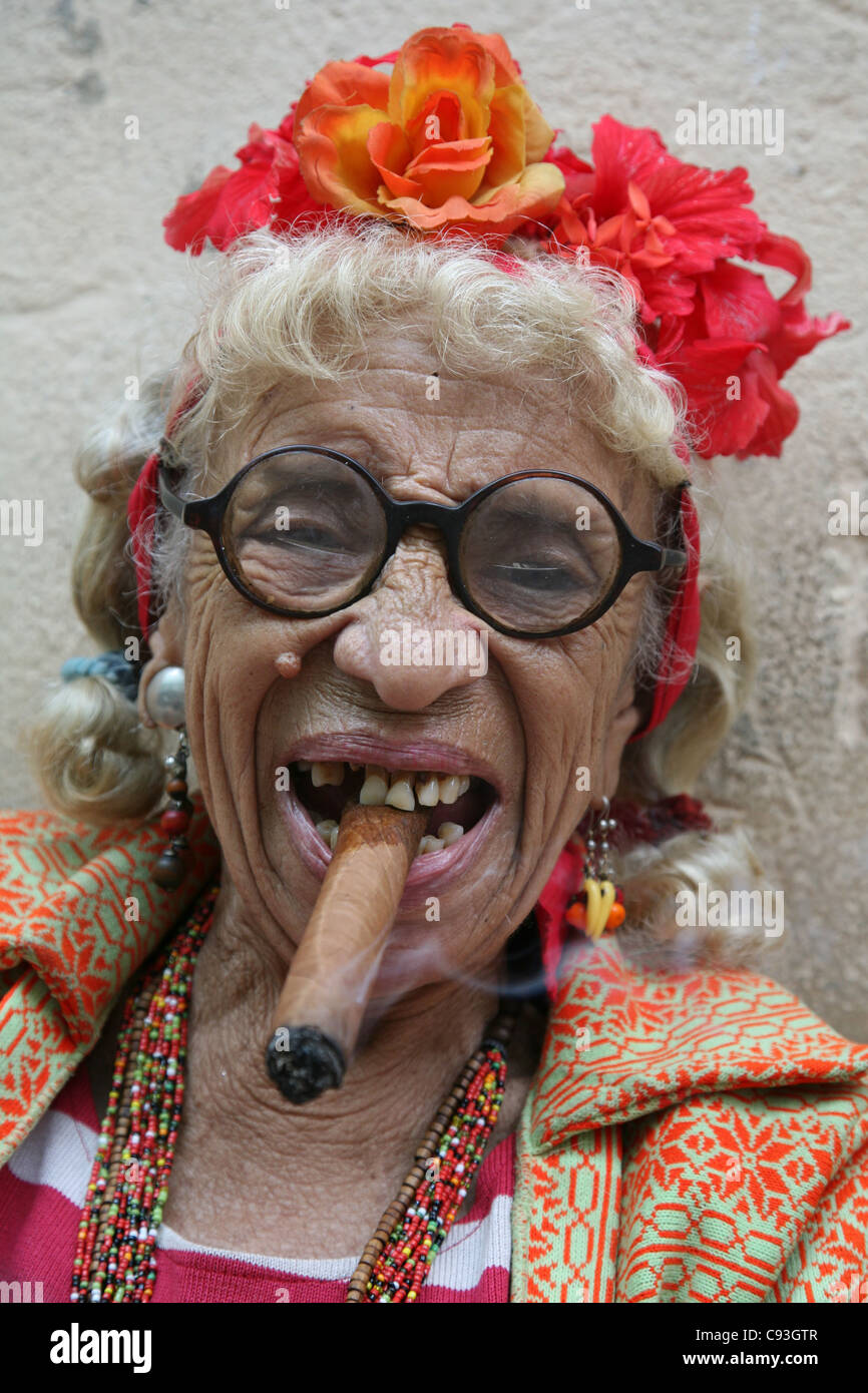 eccentric-elderly-cuban-woman-graciela-gonzalez-also-known-as-granny-C93GTR.jpg