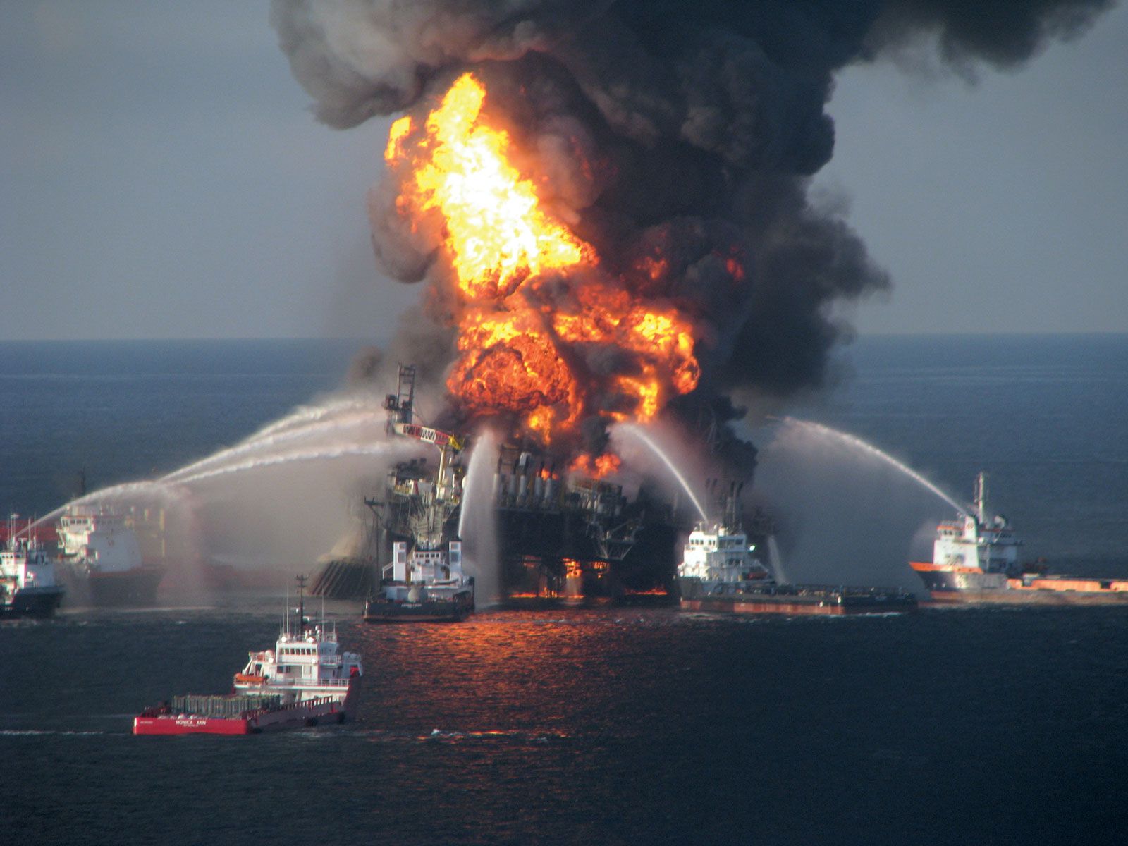 Fireboat-response-crews-blaze-oil-rig-Deepwater-April-21-2010.jpg