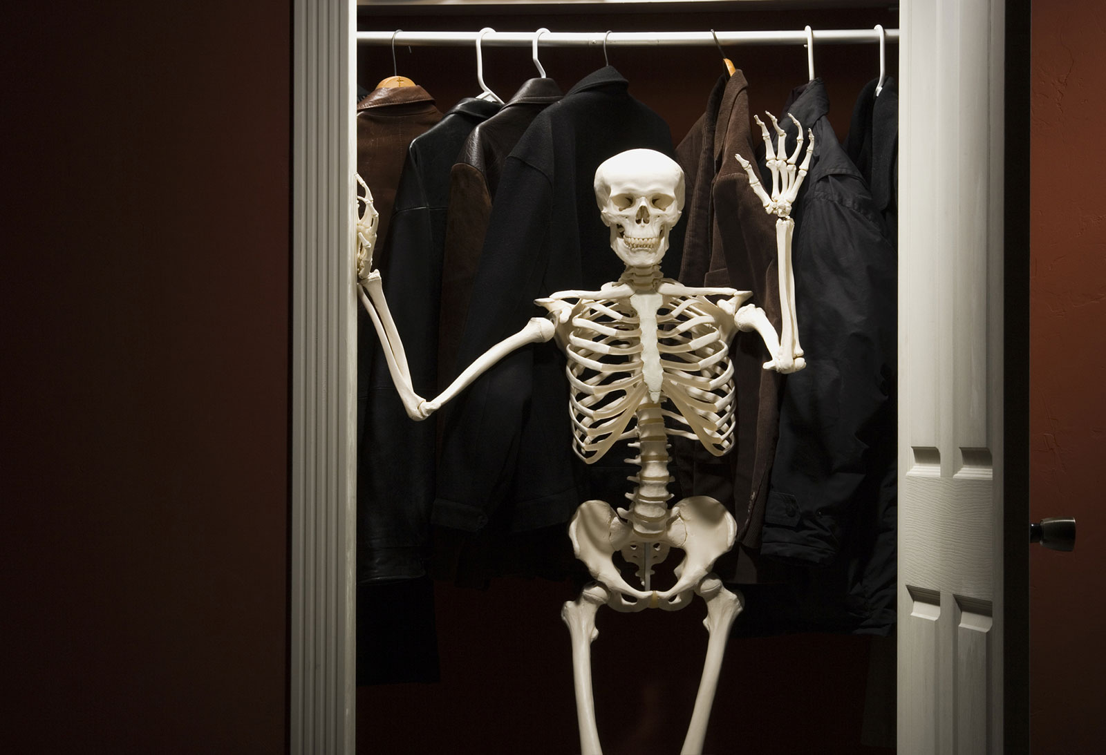 214439-1600x1093-skeleton-in-closet.jpg