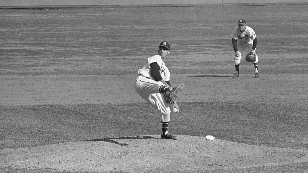 Spahn pitching for the Braves in 1963.
