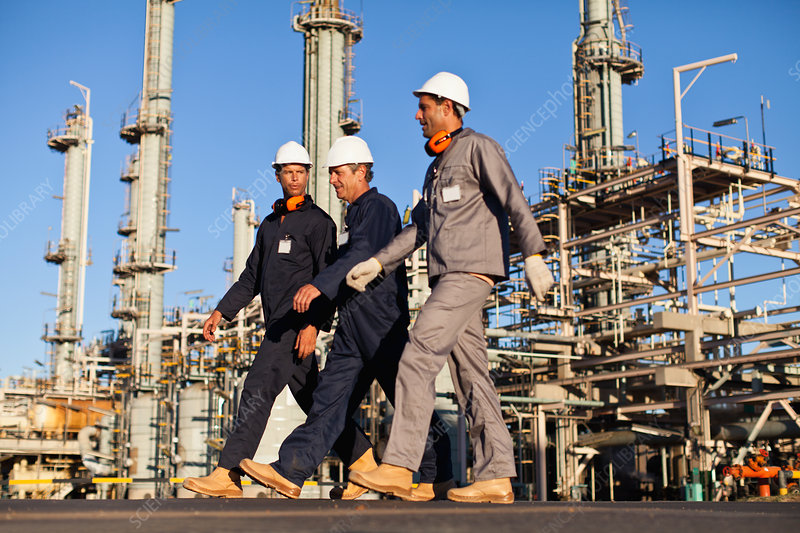 F0053711-Workers_walking_at_oil_refinery.jpg