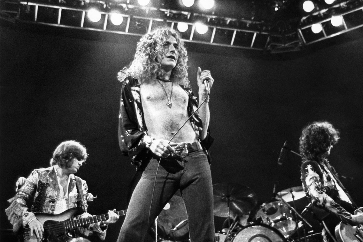 robert-plant-performing-with-led-zeppelin-on-stage.jpg