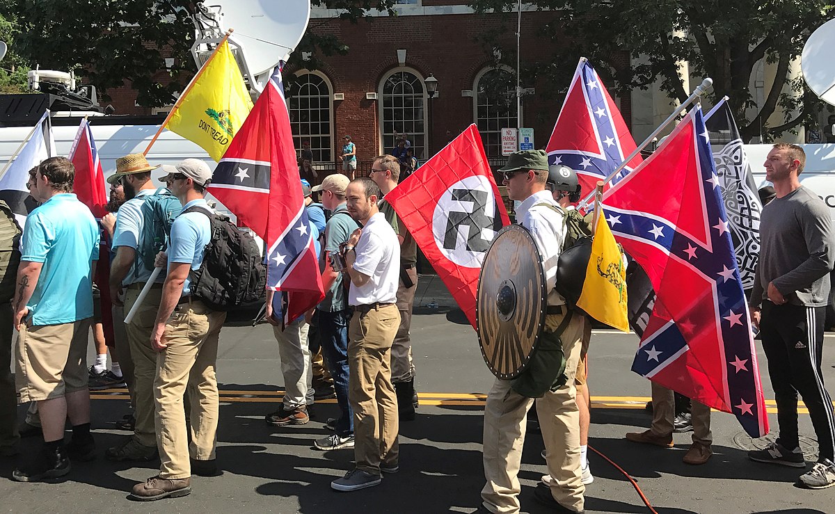 1200px-Charlottesville_%27Unite_the_Right%27_Rally_%2835780274914%29_crop.jpg