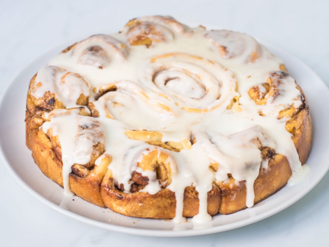 cinnamon-roll-vanilla-frosting-recipe-305753-Hero-5babda63c9e77c002ccde658.jpg